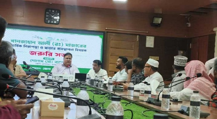 খানজাহান আলীর মাজার দিঘির কুমির সরানোর সিদ্ধান্ত